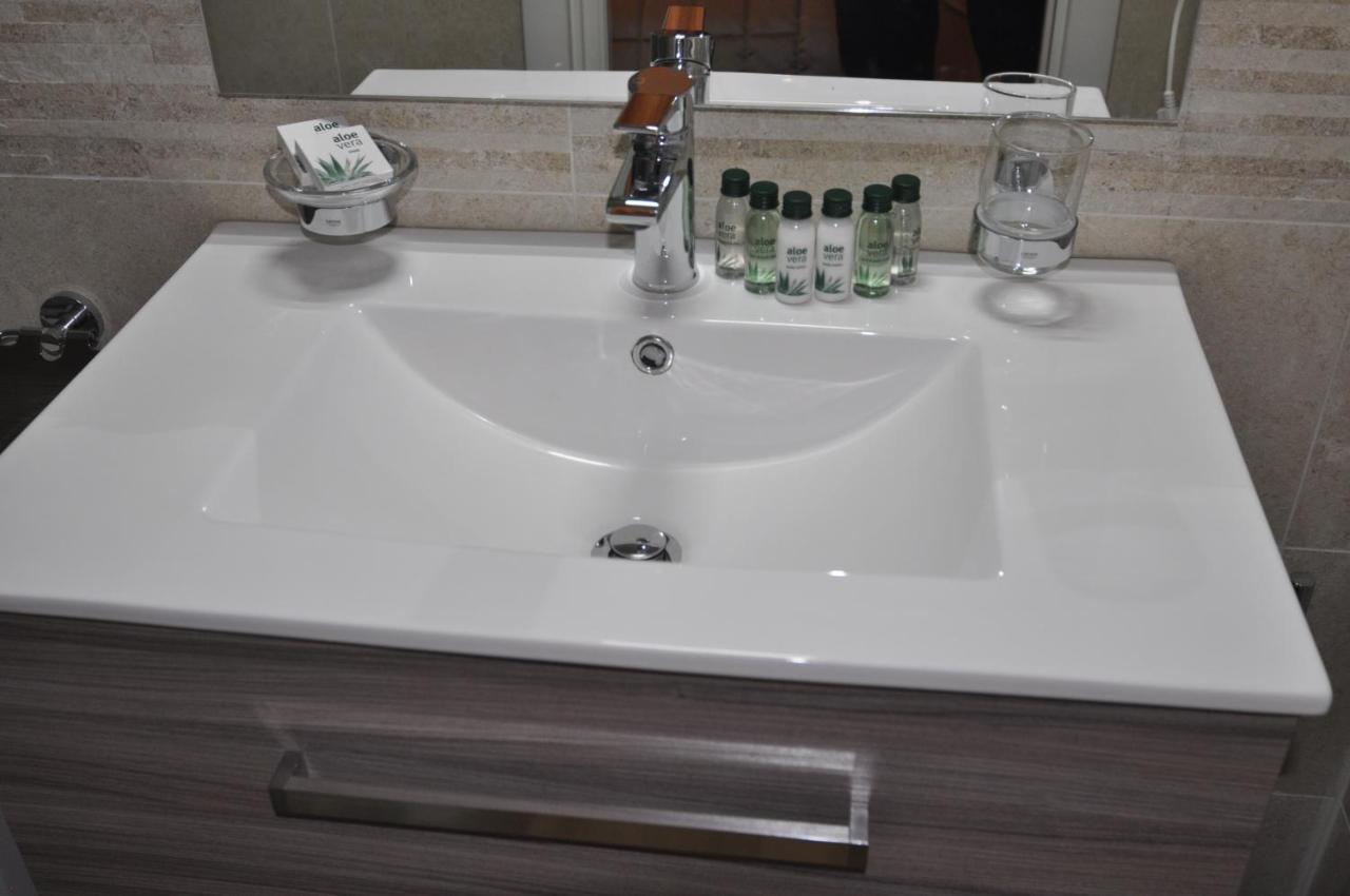 Flatinrome Trastevere Deluxe Rooms - Green Patio Eksteriør billede